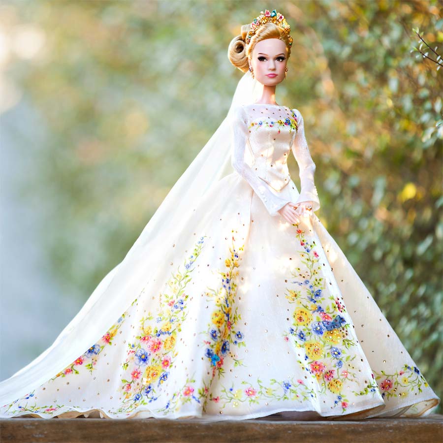 O vestido de casamento e as bonecas do filme Cinderela - Just Lia
