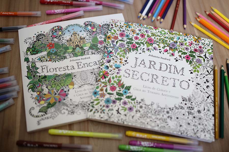 A virtude dos livros de colorir para adultos é nos dar tempo para